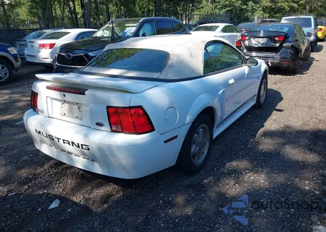 2000 Ford Mustang from USA, damaged, VIN 1FAFP4445YF228598